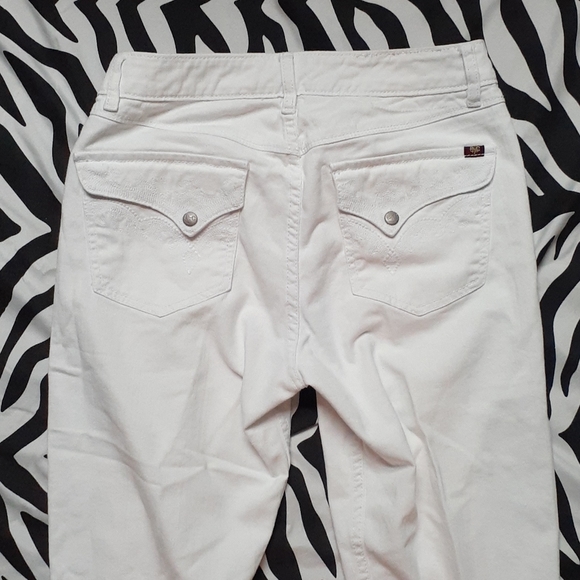 Boothell White Capris - Picture 7 of 8